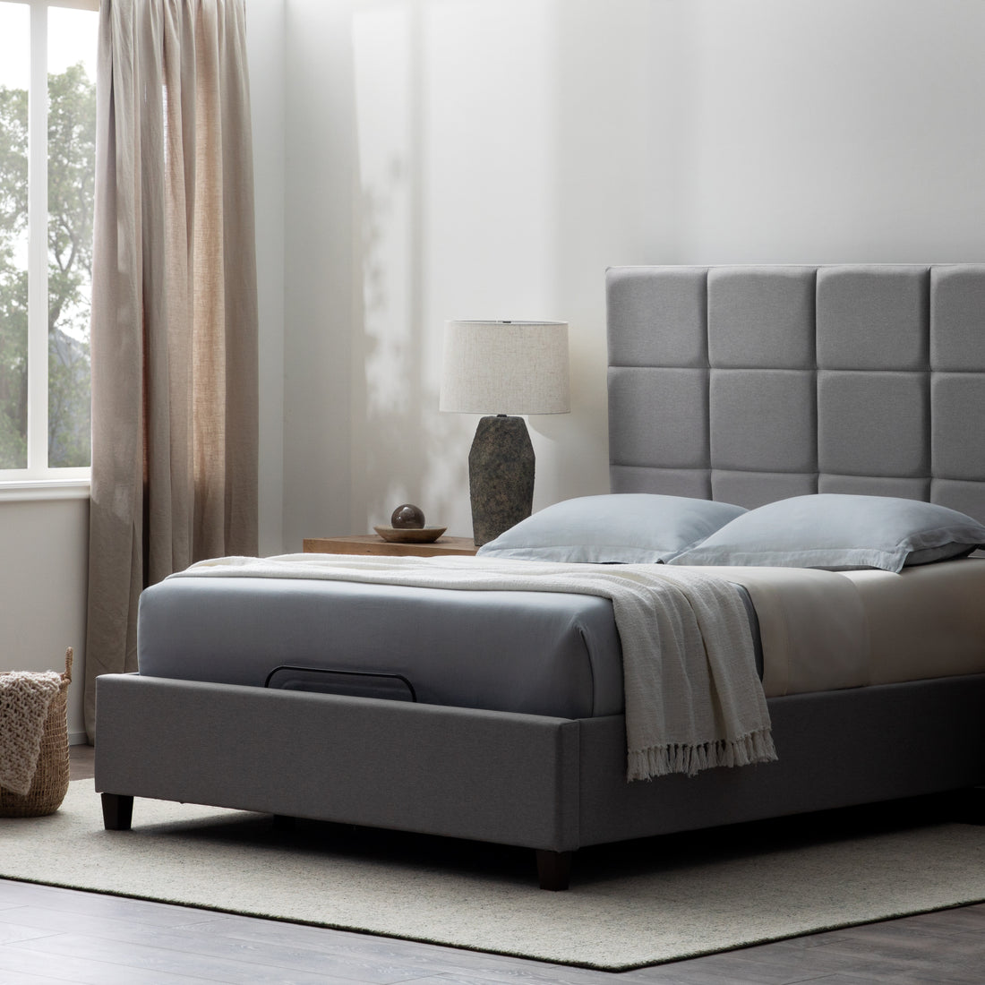 UMF Eastman Platform Bed Base